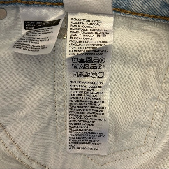 Levi's Women's 80s Mom Jeans Plus Size 18 W Light Blue Premium High Rise EUC - Picture 15 of 16